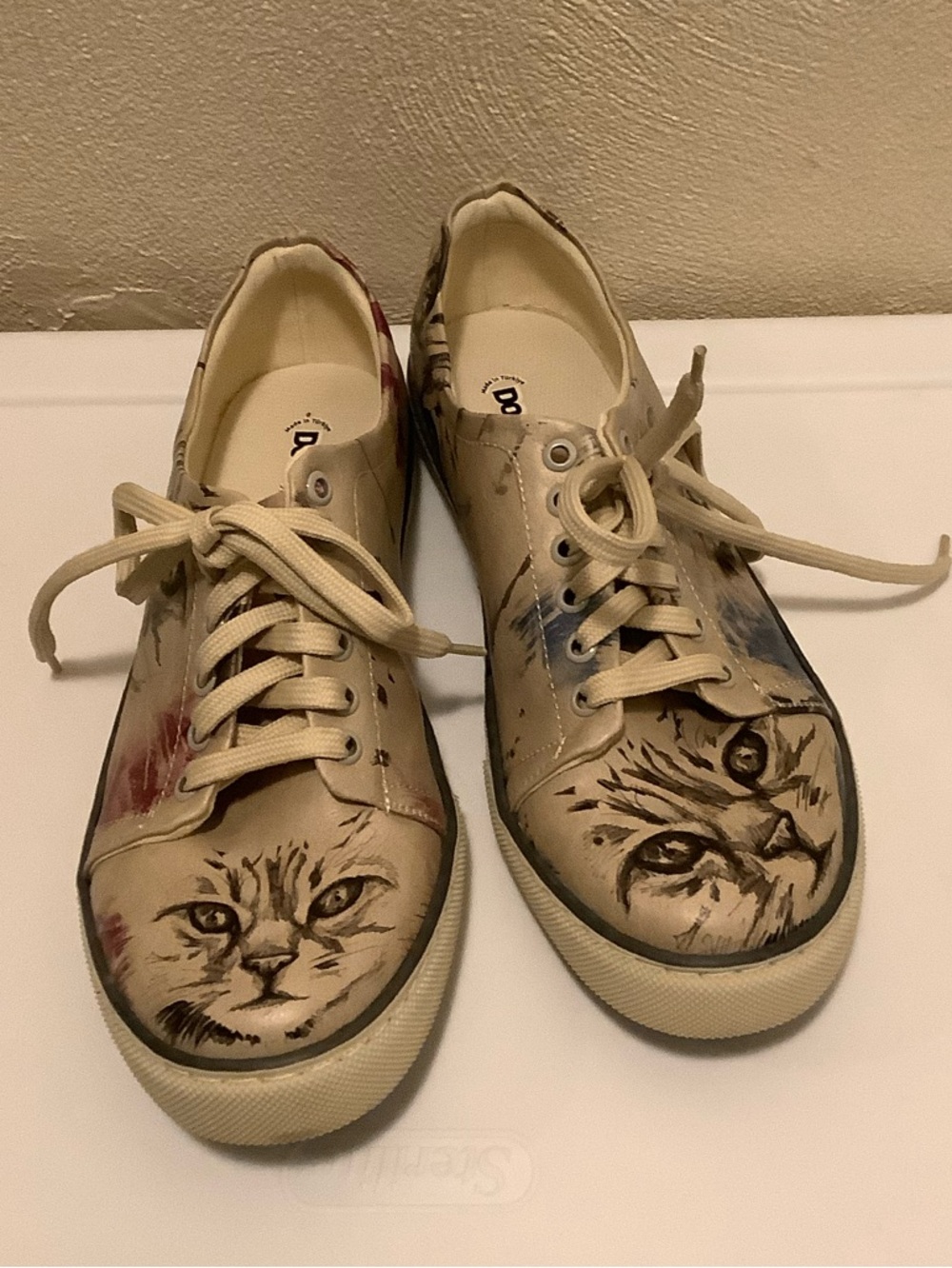 DoGo Shoes| Casual Sneakers Cat Whimsical Artsy Vegan Leather EU 40/ US 9